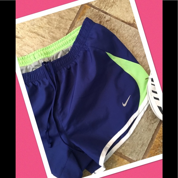 NIKE SHORTS NWOT - Picture 4 of 5